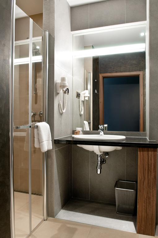Hotel Piano Lublin Habitación foto
