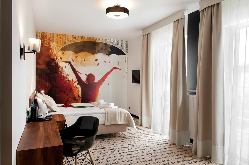 Hotel Piano Lublin Habitación foto